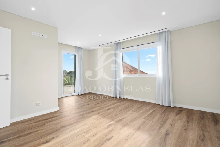 Moradia T4 para Venda em Funchal (Santa Maria Maior) Foto 25