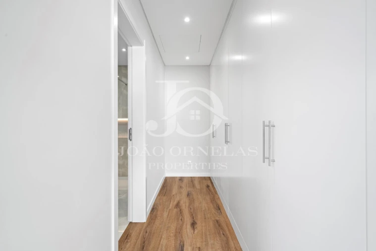 Moradia T4 para Venda em Funchal (Santa Maria Maior) Foto 27