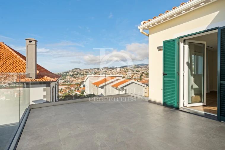 Moradia T4 para Venda em Funchal (Santa Maria Maior) Foto 45