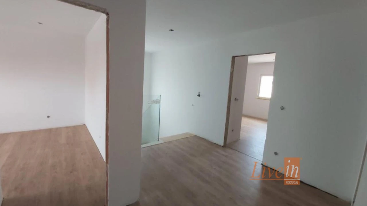 Moradia T6 para Venda em Ventosa Foto 15