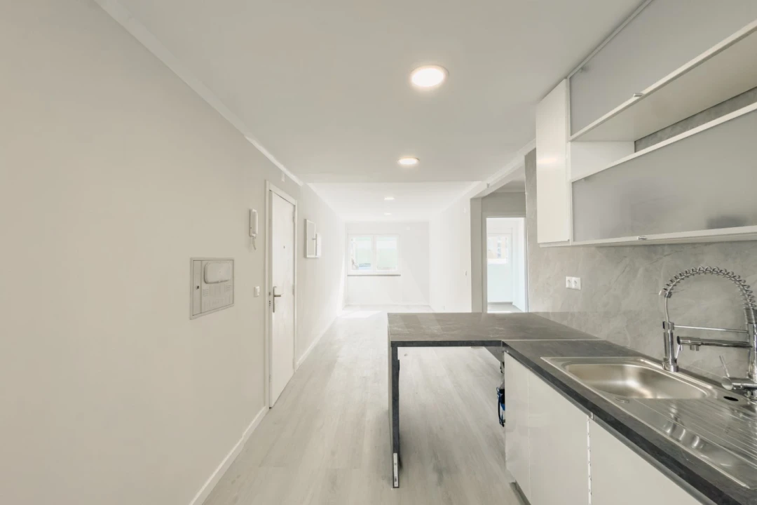 Apartamento T2 para Venda em Benfica Foto 3