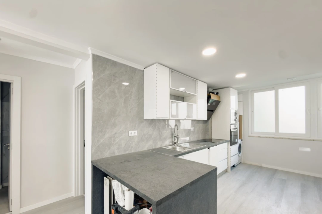 Apartamento T2 para Venda em Benfica Foto 5