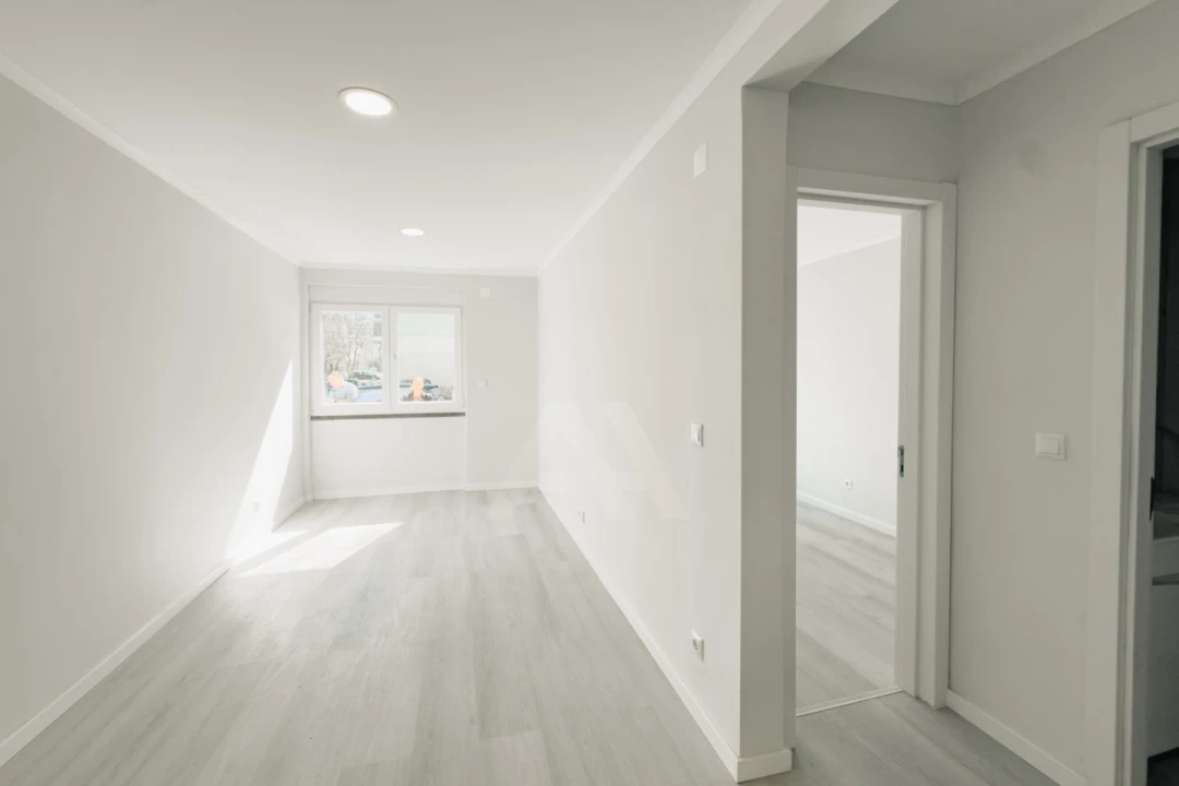 Apartamento T2 para Venda em Benfica Foto 2