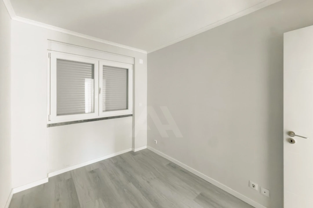Apartamento T2 para Venda em Benfica Foto 9