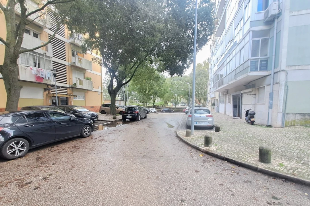 Apartamento T2 para Venda em Benfica Foto 13