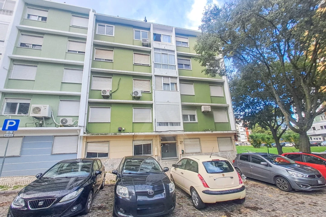 Apartamento T2 para Venda em Benfica Foto 14