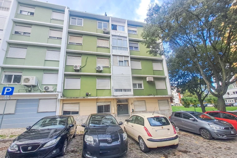 Apartamento T2 para Venda em Benfica Foto 14