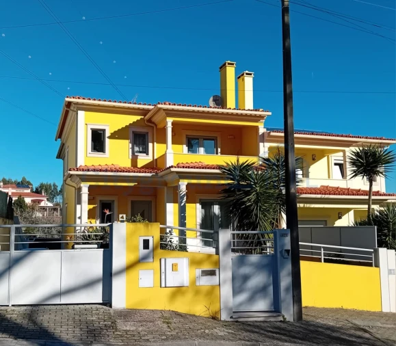 Moradia T4 para Venda em Marrazes e Barosa Foto 3