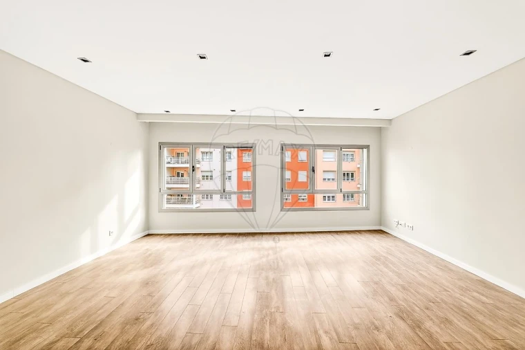 Apartamento T2 para Arrendamento em Odivelas Foto 8