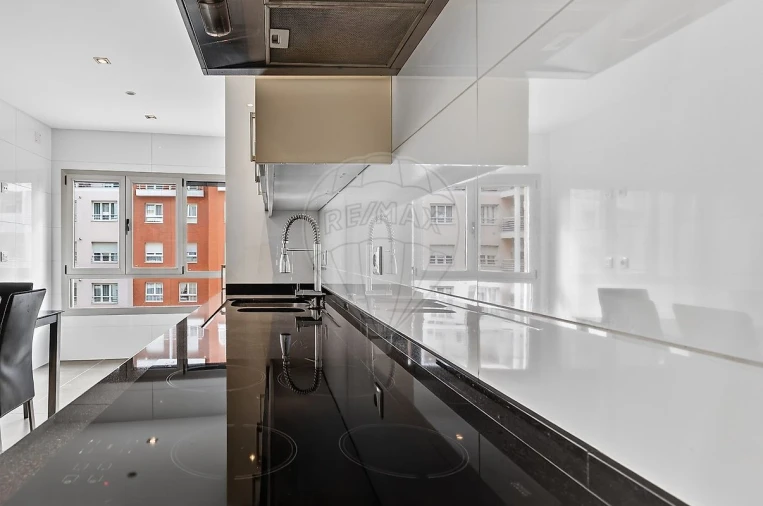 Apartamento T2 para Arrendamento em Odivelas Foto 6