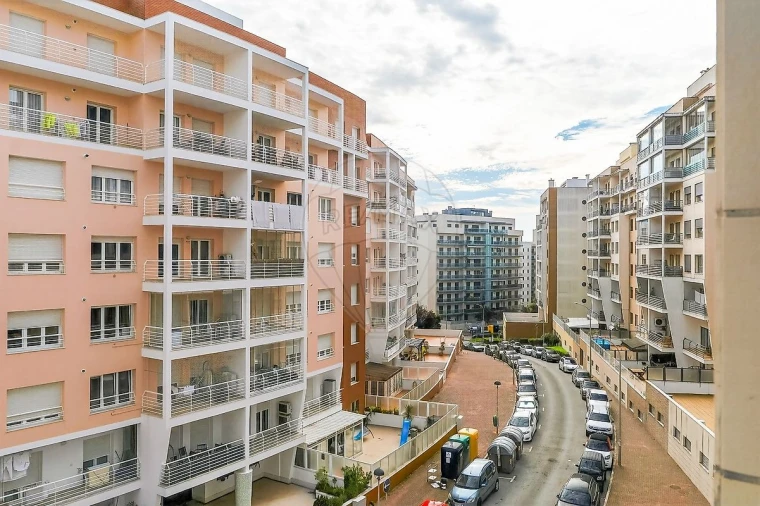 Apartamento T2 para Arrendamento em Odivelas Foto 35