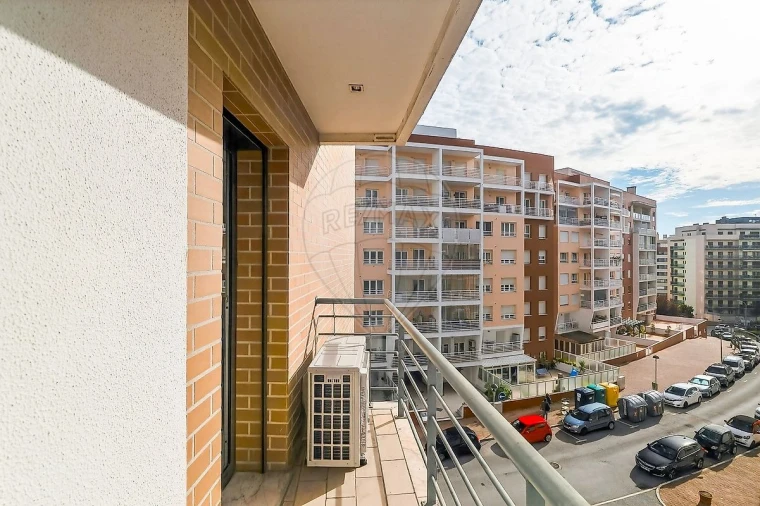 Apartamento T2 para Arrendamento em Odivelas Foto 29