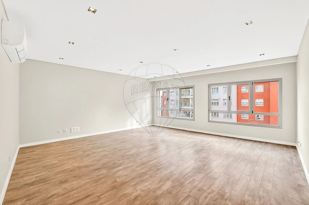 Apartamento T2 para Arrendamento em Odivelas Foto 9