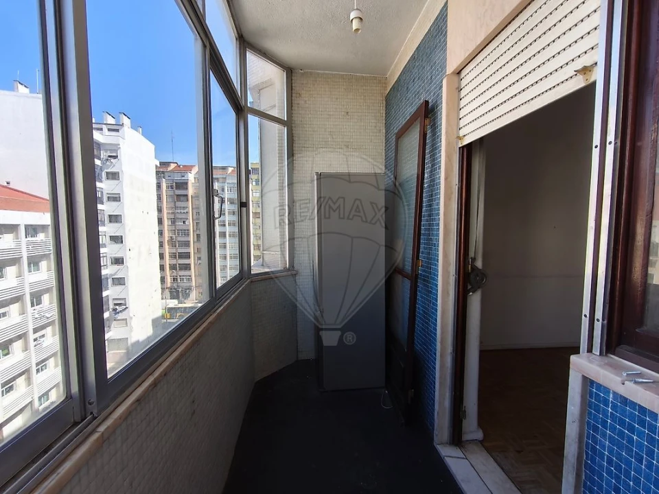 Apartamento T3 para Venda em Agualva e Mira-Sintra Foto 8