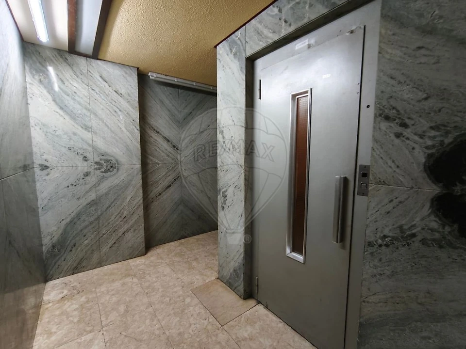Apartamento T3 para Venda em Agualva e Mira-Sintra Foto 9
