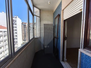 Apartamento T3 para Venda em Agualva e Mira-Sintra