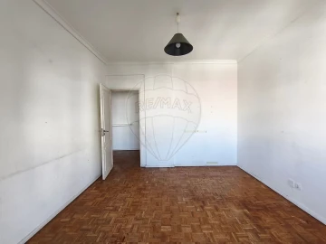 Apartamento T3 para Venda em Agualva e Mira-Sintra