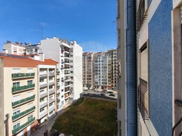 Apartamento T3 para Venda em Agualva e Mira-Sintra