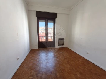 Apartamento T3 para Venda em Agualva e Mira-Sintra