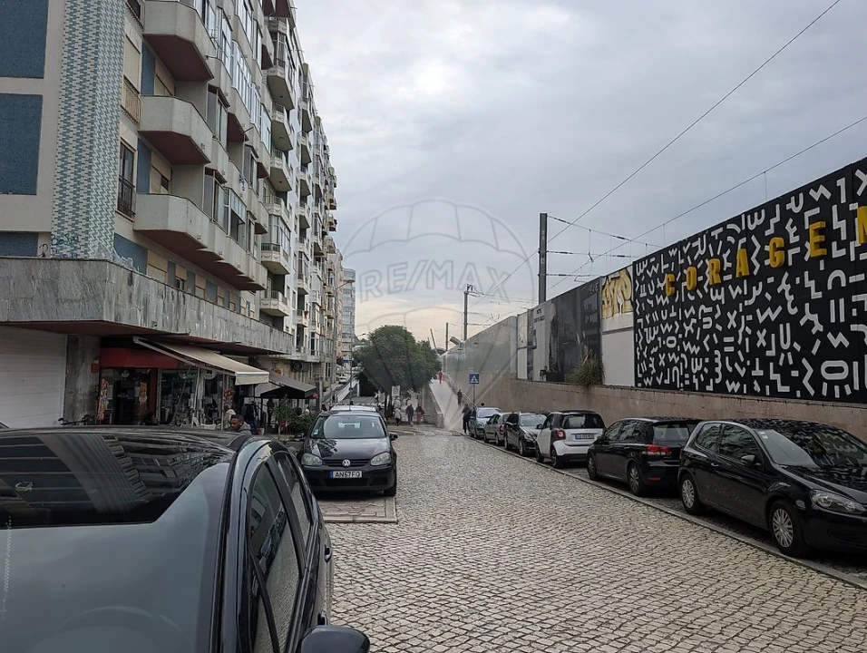 Apartamento T3 para Venda em Agualva e Mira-Sintra Foto 16