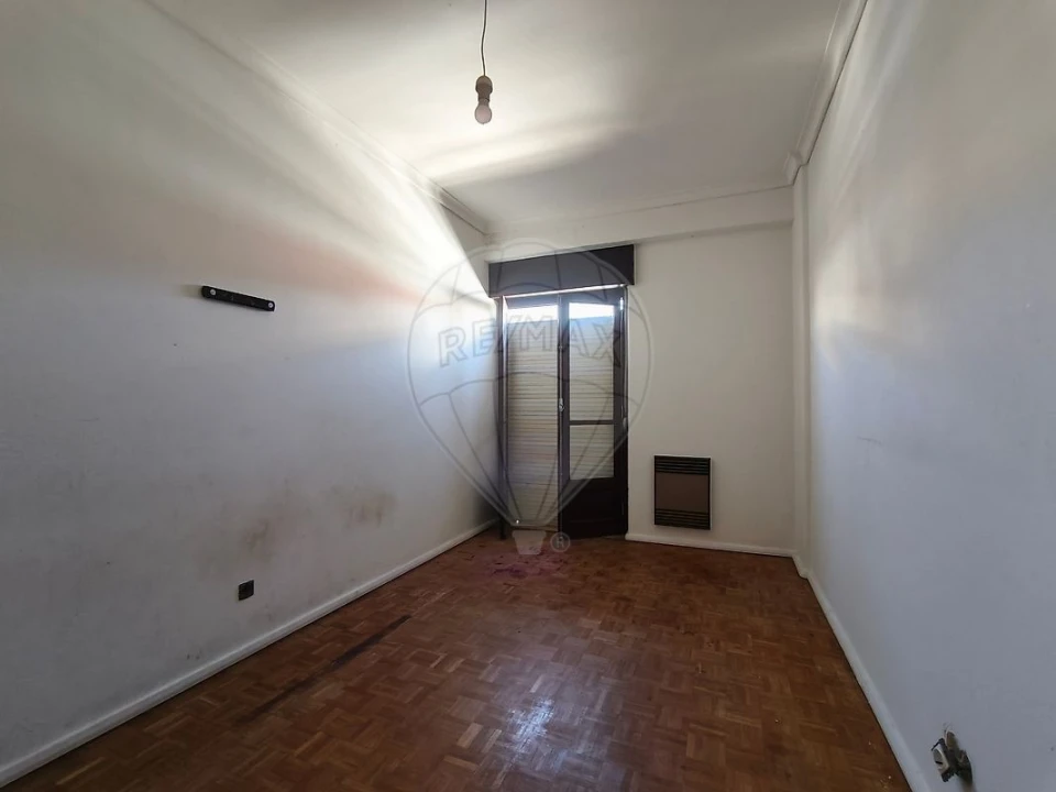 Apartamento T3 para Venda em Agualva e Mira-Sintra Foto 18