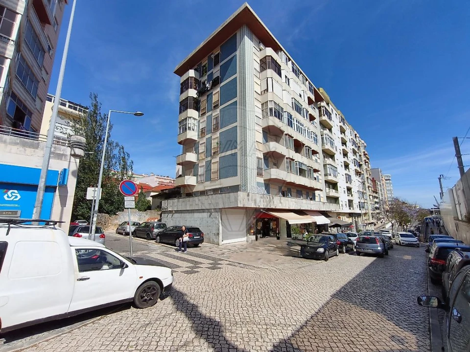 Apartamento T3 para Venda em Agualva e Mira-Sintra Foto 11