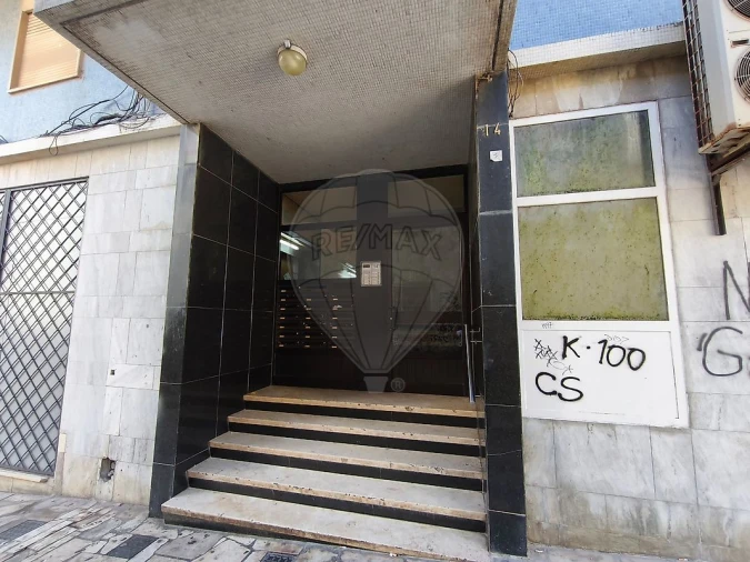 Apartamento T3 para Venda em Agualva e Mira-Sintra Foto 10