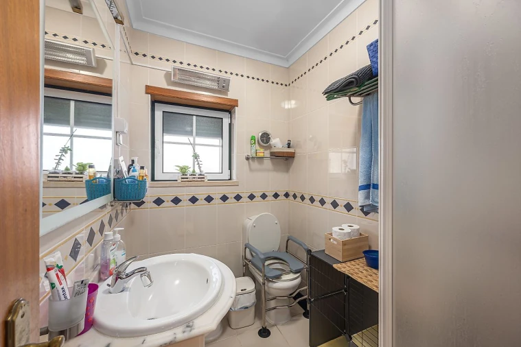 Moradia T5 para Venda em Alenquer (Santo Estêvão e Triana) Foto 7