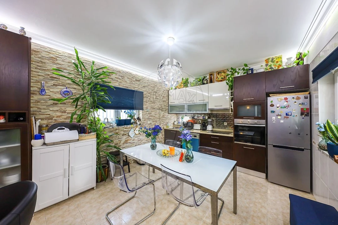 Moradia T4 para Venda em Alenquer (Santo Estêvão e Triana) Foto 2