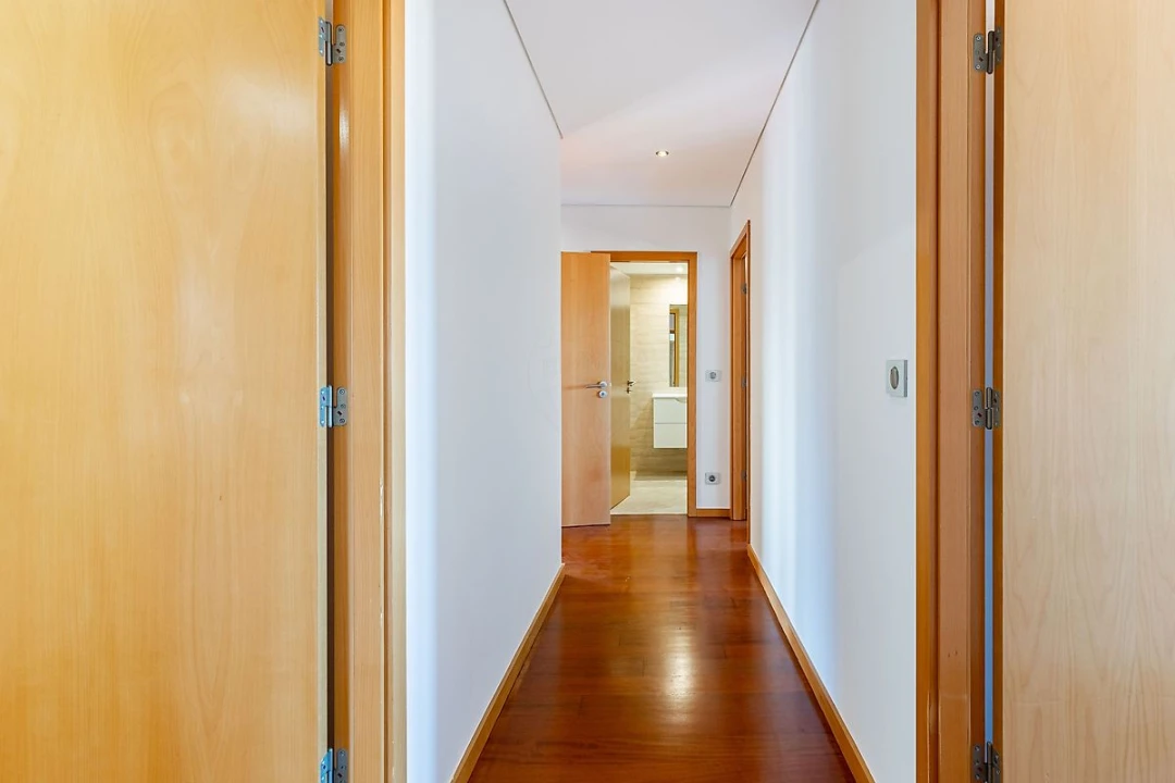 Apartamento T5 para Venda em Paranhos Foto 29