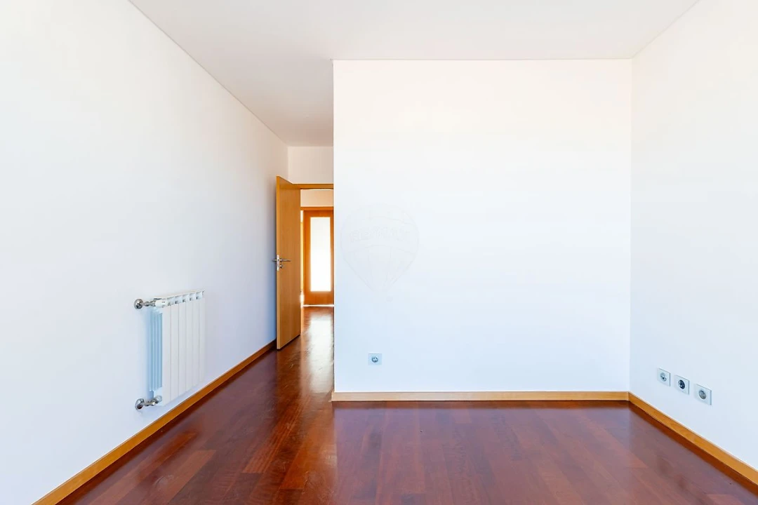 Apartamento T5 para Venda em Paranhos Foto 21