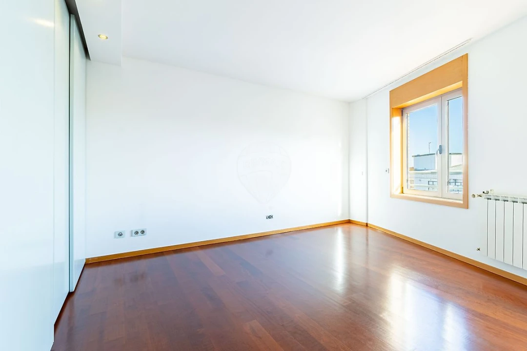 Apartamento T5 para Venda em Paranhos Foto 38