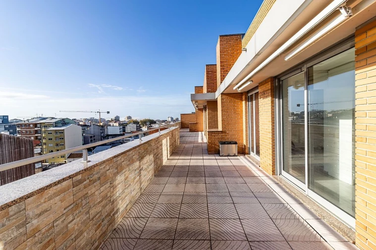 Apartamento T5 para Venda em Paranhos Foto 18