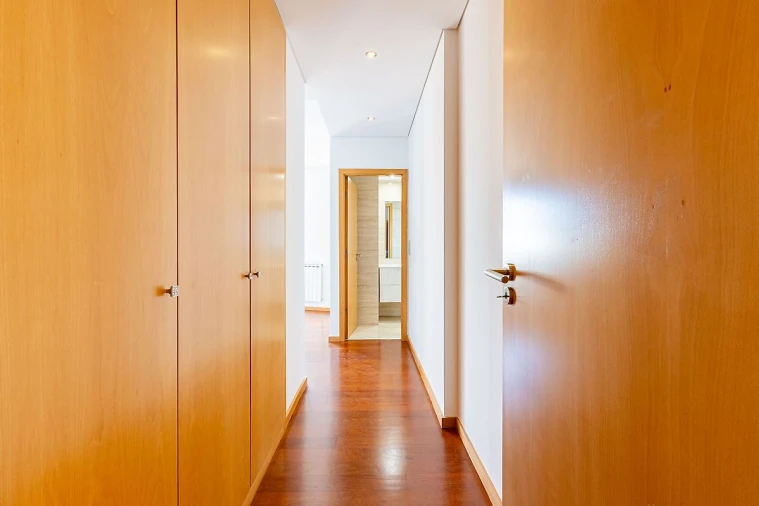 Apartamento T5 para Venda em Paranhos Foto 35