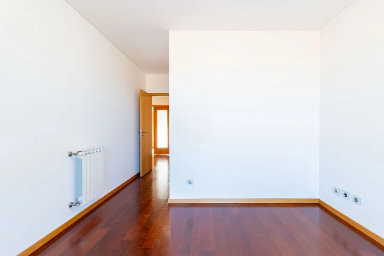 Apartamento T5 para Venda em Paranhos Foto 21