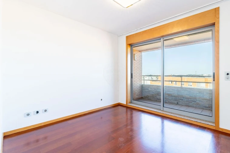 Apartamento T5 para Venda em Paranhos Foto 20