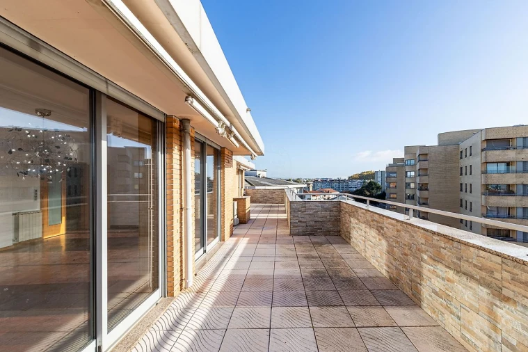 Apartamento T5 para Venda em Paranhos Foto 15