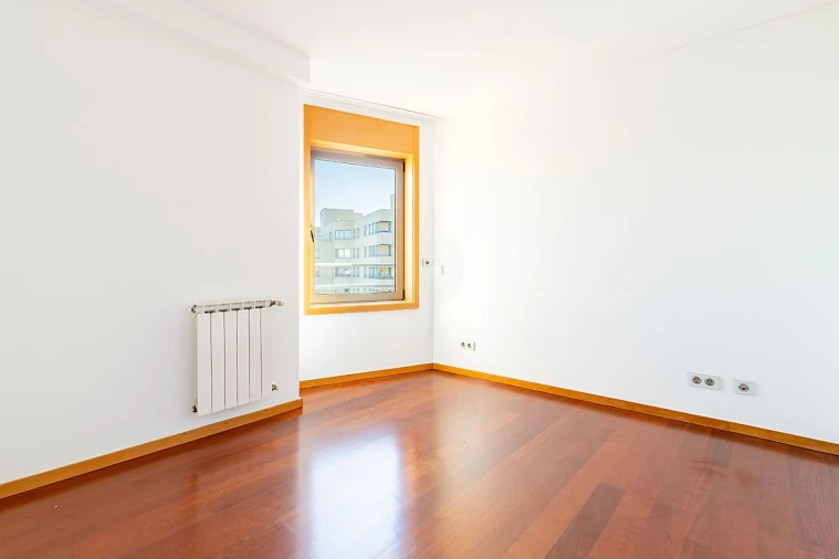 Apartamento T5 para Venda em Paranhos Foto 33