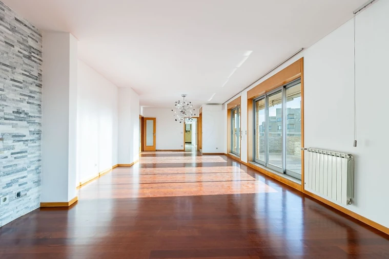 Apartamento T5 para Venda em Paranhos Foto 1