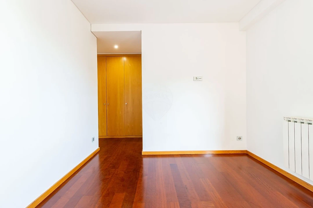 Apartamento T5 para Venda em Paranhos Foto 34