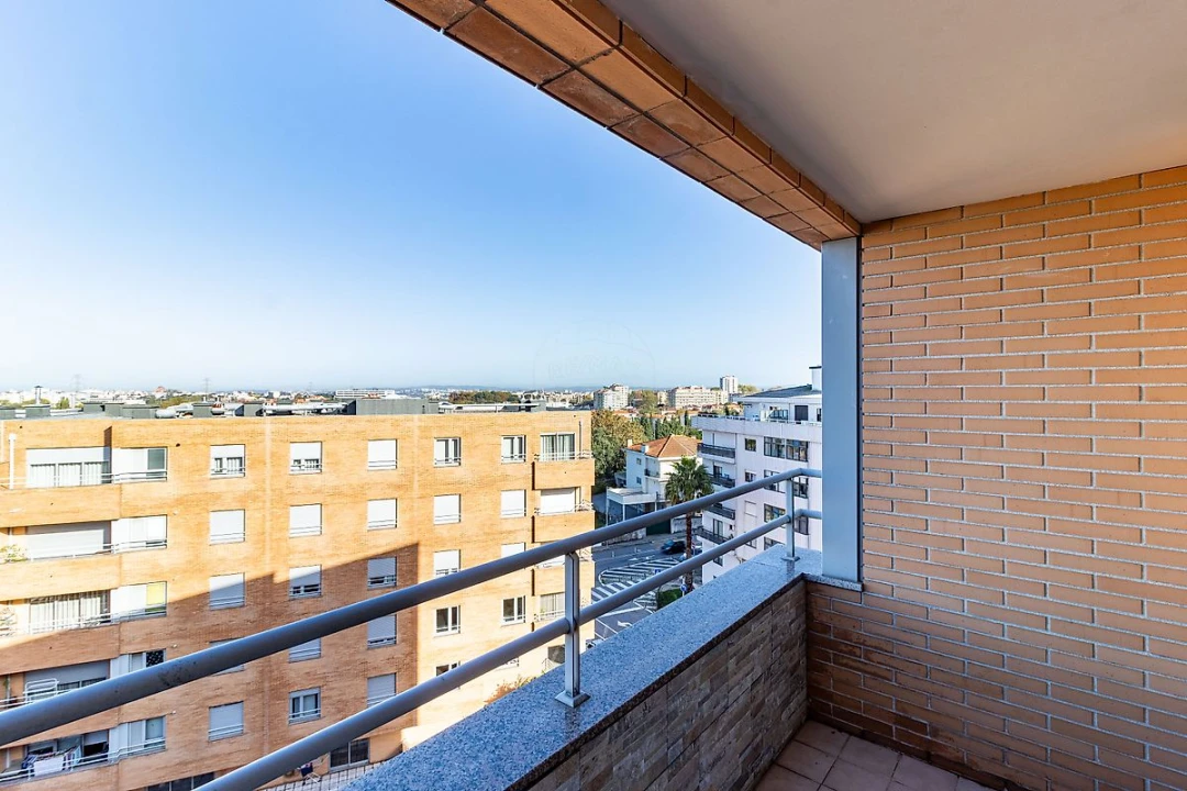 Apartamento T5 para Venda em Paranhos Foto 23