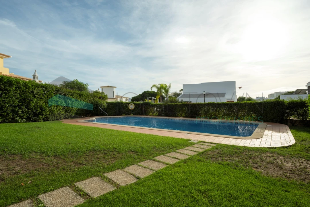 Apartamento T2 para Venda em Quarteira Foto 5