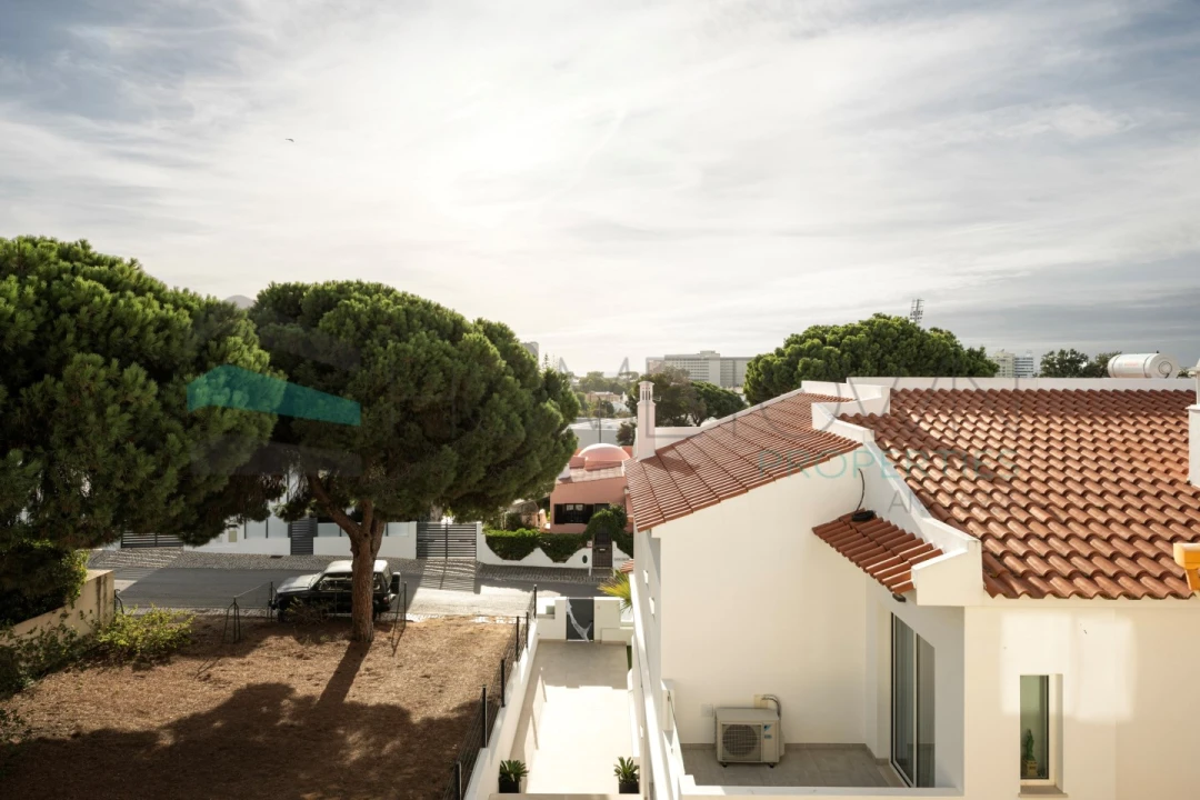 Apartamento T2 para Venda em Quarteira Foto 30