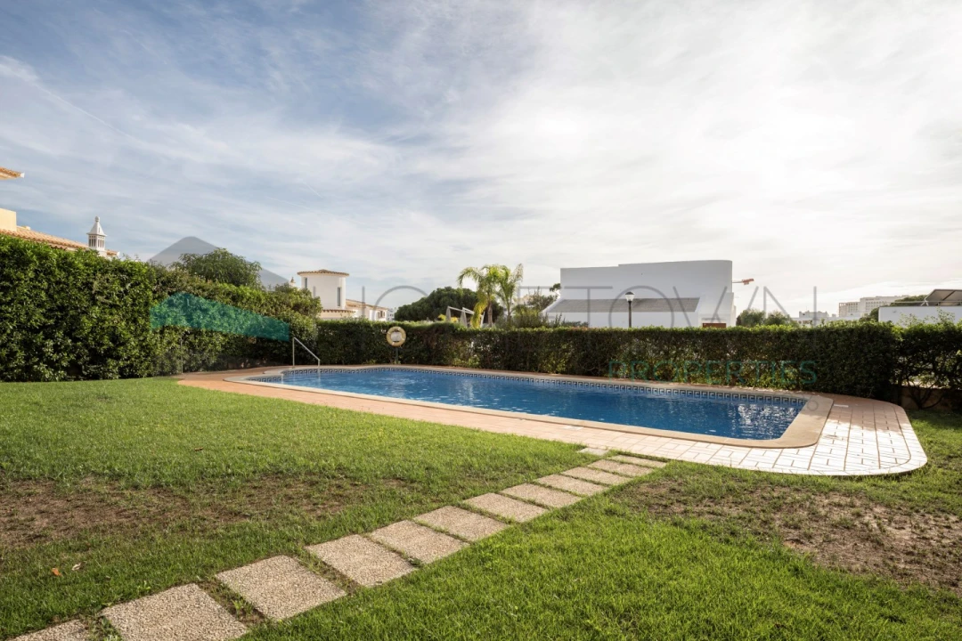Apartamento T2 para Venda em Quarteira Foto 25