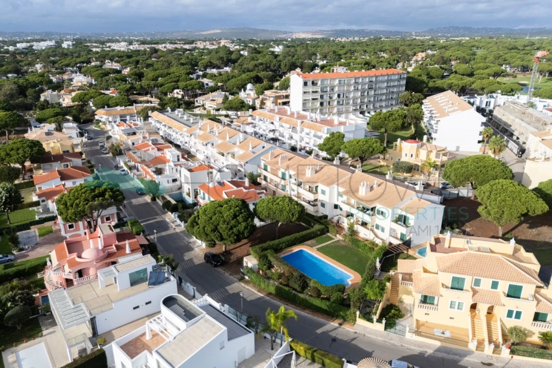 Apartamento T2 para Venda em Quarteira Foto 32