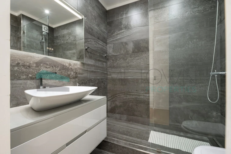 Apartamento T2 para Venda em Quarteira Foto 11