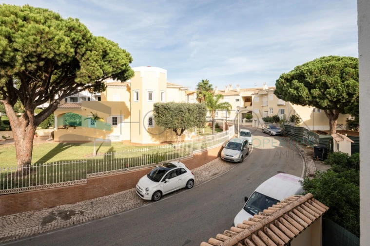 Apartamento T2 para Venda em Quarteira Foto 29