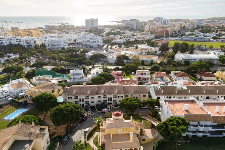 Apartamento T2 para Venda em Quarteira Foto 28