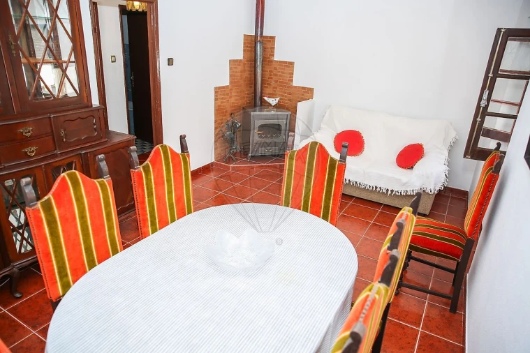 Moradia T4 para Venda em Carvoeira e Carmões Foto 16