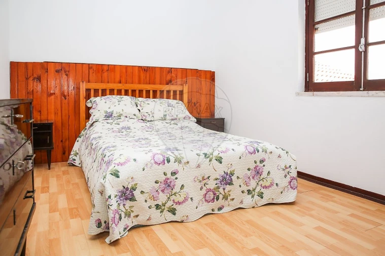 Moradia T4 para Venda em Carvoeira e Carmões Foto 21